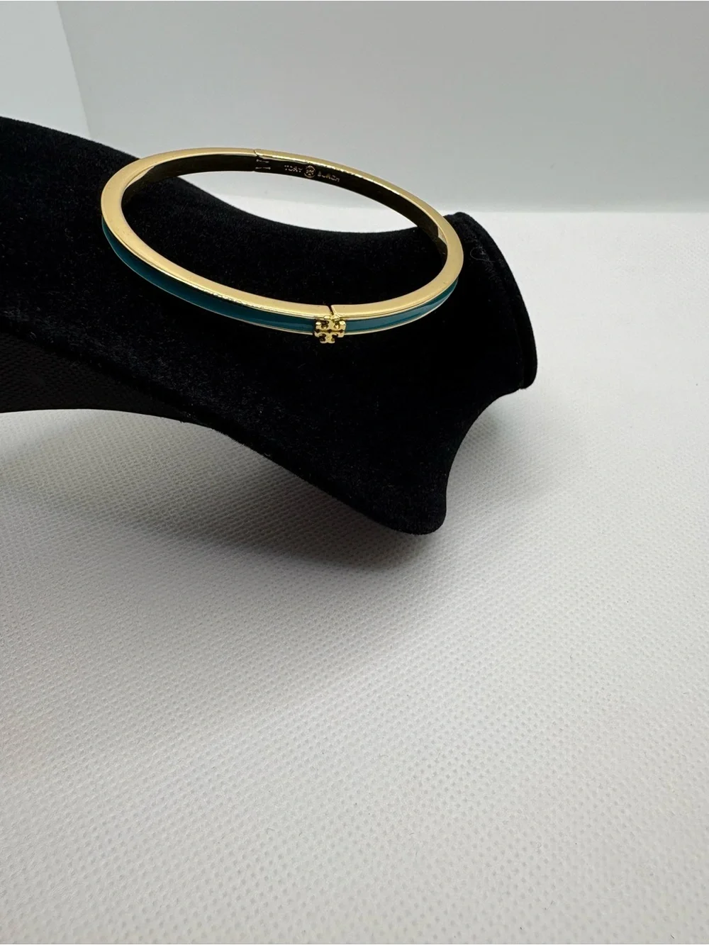 Tory Burch Gold-Tone Turquoise Enamel Slim Bangle